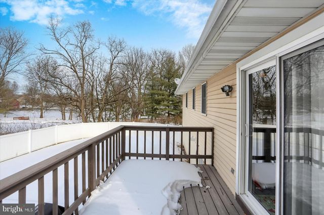 35 DOGWOOD CIR, Elizabethtown, PA 17022