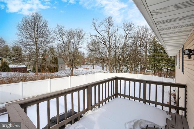 35 DOGWOOD CIR, Elizabethtown, PA 17022