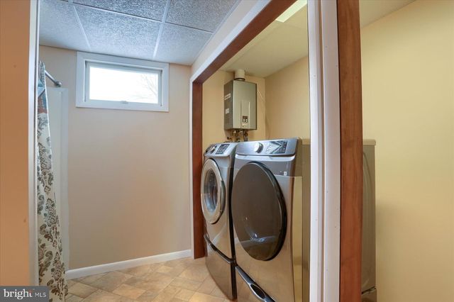 35 DOGWOOD CIR, Elizabethtown, PA 17022