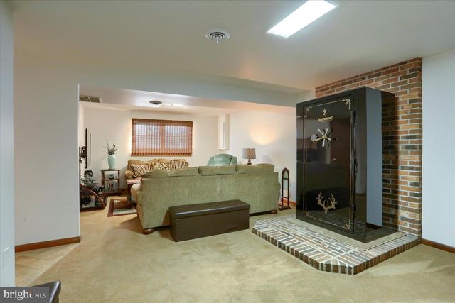 35 DOGWOOD CIR, Elizabethtown, PA 17022