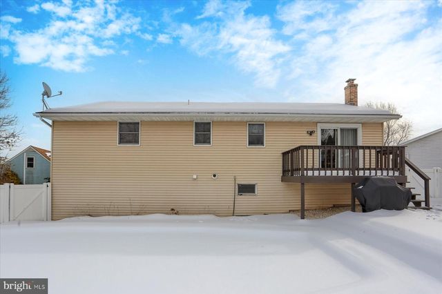 35 DOGWOOD CIR, Elizabethtown, PA 17022