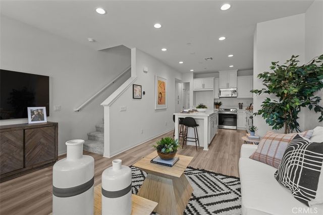 1095 N Harbor Boulevard, Anaheim, CA 92801