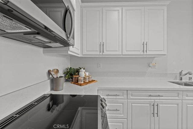 1095 N Harbor Boulevard, Anaheim, CA 92801