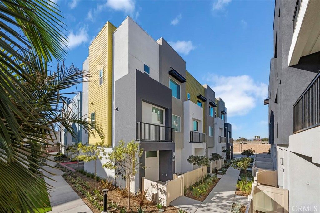 1095 N Harbor Boulevard, Anaheim, CA 92801