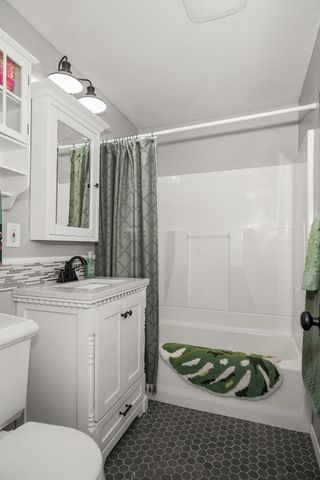 5124 N OAK St, Spokane, WA 99205
