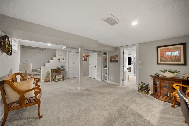 5124 N OAK St, Spokane, WA 99205