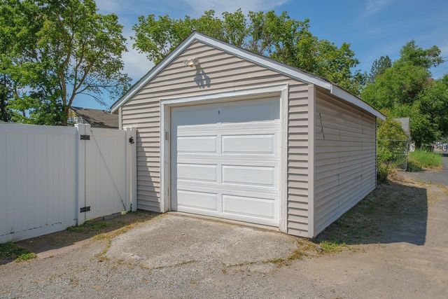 5124 N OAK St, Spokane, WA 99205