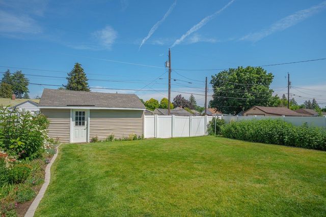5124 N OAK St, Spokane, WA 99205