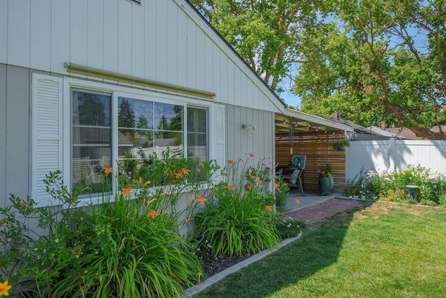 5124 N OAK St, Spokane, WA 99205