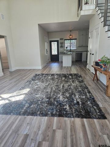 118 Primrose Path, Holly Lake Ranch, TX 75765