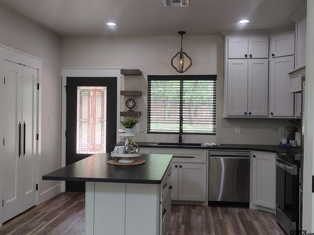 118 Primrose Path, Holly Lake Ranch, TX 75765