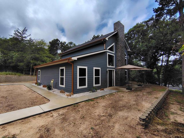 118 Primrose Path, Holly Lake Ranch, TX 75765