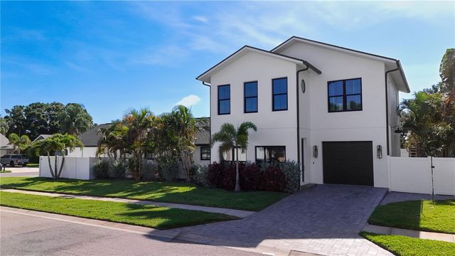 11763 HARBORSIDE CIRCLE, Largo, FL 33773