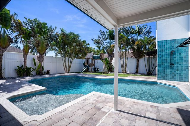 11763 HARBORSIDE CIRCLE, Largo, FL 33773