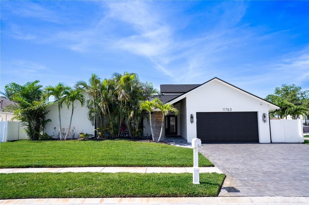 11763 HARBORSIDE CIRCLE, Largo, FL 33773