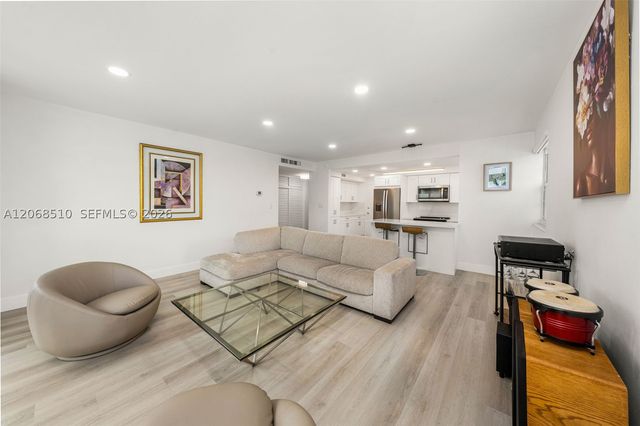 1408 Brickell Bay Dr 518, Miami, FL 33131