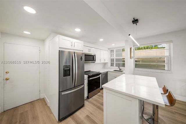 1408 Brickell Bay Dr 518, Miami, FL 33131