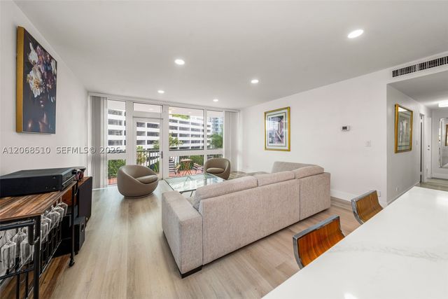 1408 Brickell Bay Dr 518, Miami, FL 33131