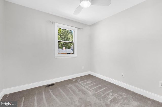 214 BEACH RD, Pasadena, MD 21122