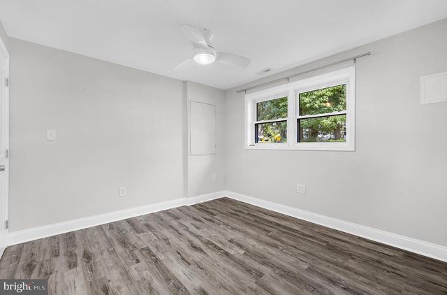214 BEACH RD, Pasadena, MD 21122