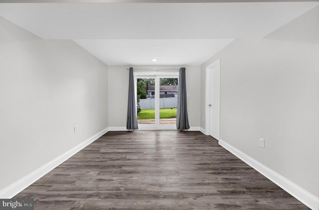 214 BEACH RD, Pasadena, MD 21122