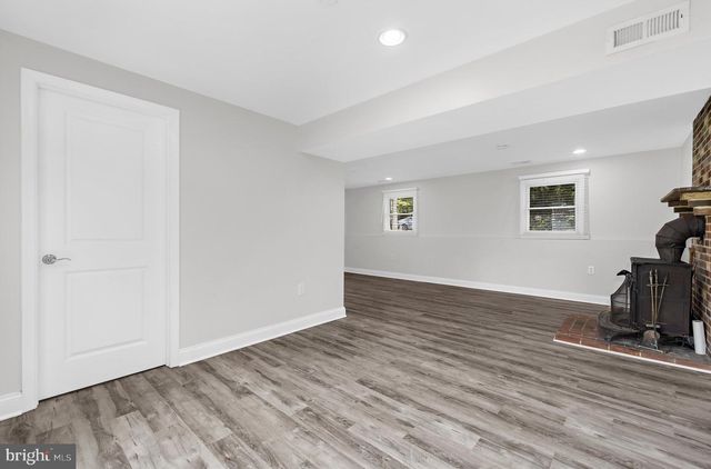 214 BEACH RD, Pasadena, MD 21122