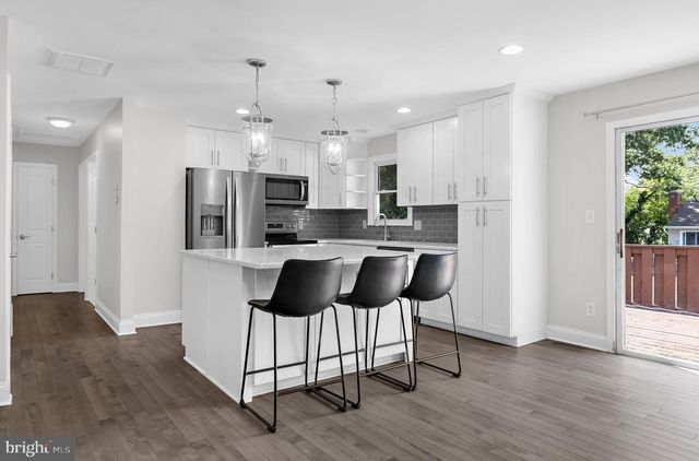 214 BEACH RD, Pasadena, MD 21122