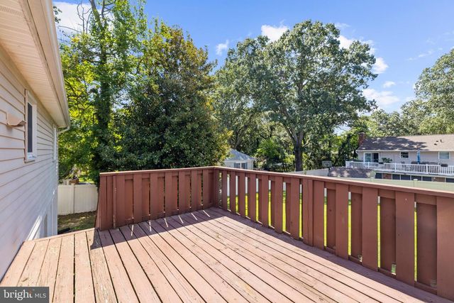214 BEACH RD, Pasadena, MD 21122