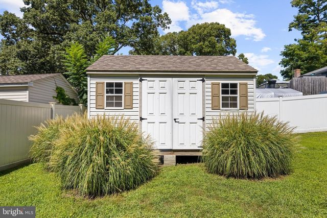 214 BEACH RD, Pasadena, MD 21122