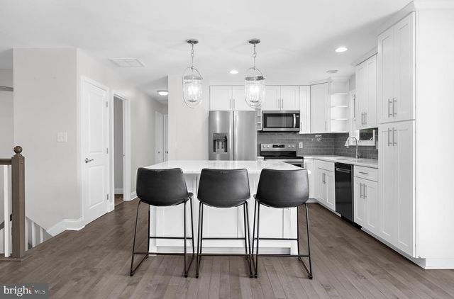 214 BEACH RD, Pasadena, MD 21122