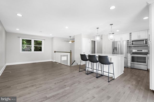 214 BEACH RD, Pasadena, MD 21122