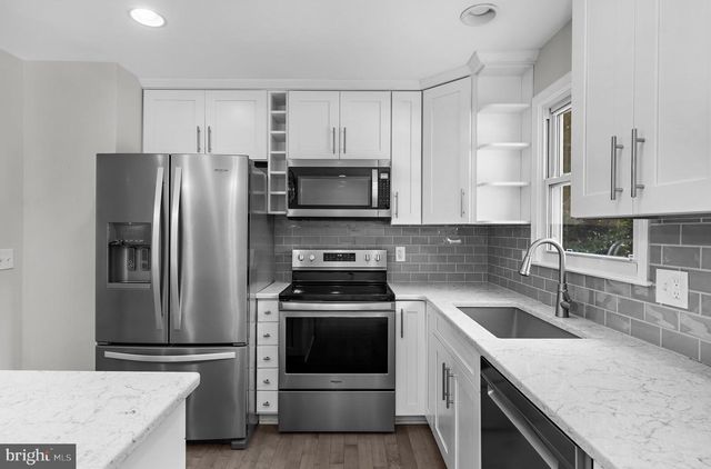 214 BEACH RD, Pasadena, MD 21122