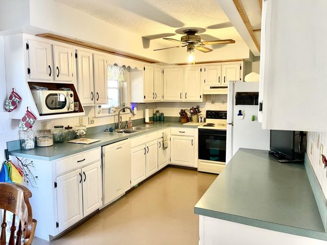 222226 County Road 705, Athens, TN 37303
