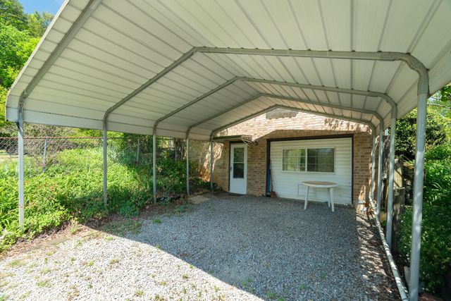 222226 County Road 705, Athens, TN 37303