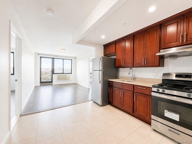 7026 Queens Boulevard 7F, Woodside, NY 11377