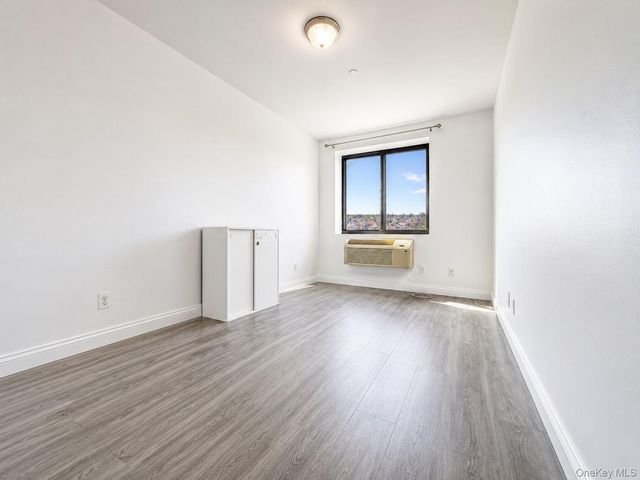 7026 Queens Boulevard 7F, Woodside, NY 11377