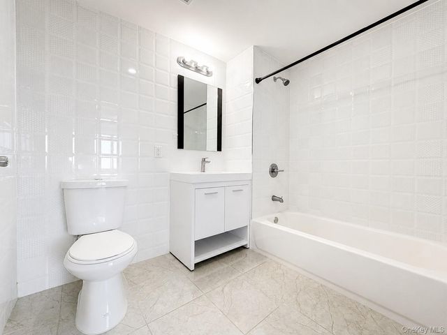 7026 Queens Boulevard 7F, Woodside, NY 11377