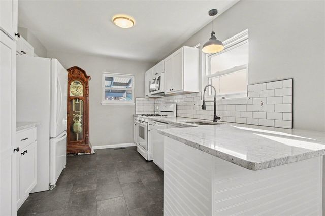 7855 Weddel Street, Taylor, MI 48180