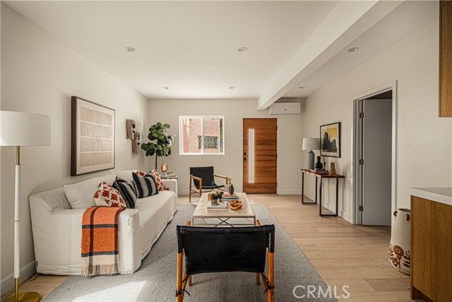 3950 Franklin Avenue, Los Angeles, CA 90027