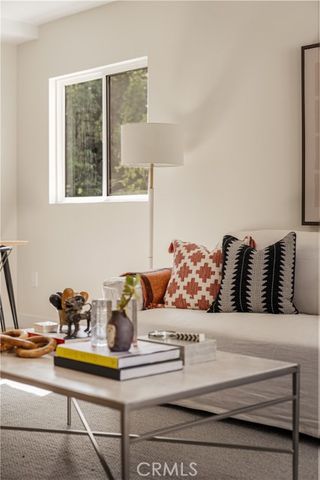 3950 Franklin Avenue, Los Angeles, CA 90027