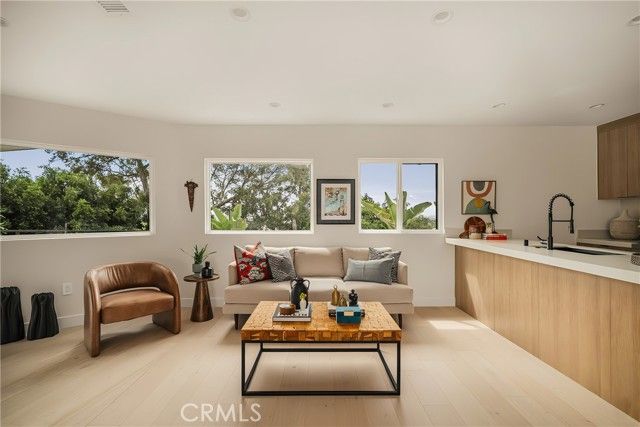 3950 Franklin Avenue, Los Angeles, CA 90027