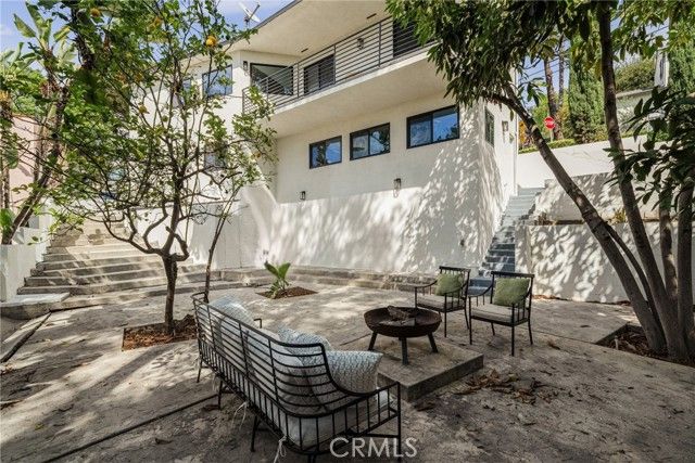 3950 Franklin Avenue, Los Angeles, CA 90027