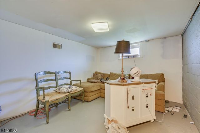 346 N 6Th Ave, Manville Boro, NJ 08835