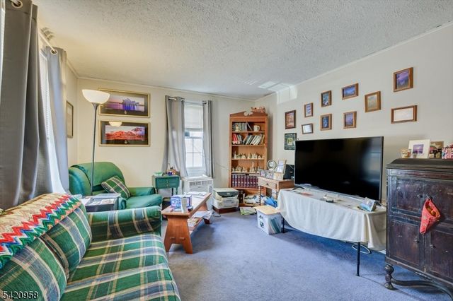 346 N 6Th Ave, Manville Boro, NJ 08835