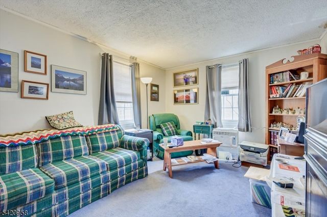 346 N 6Th Ave, Manville Boro, NJ 08835