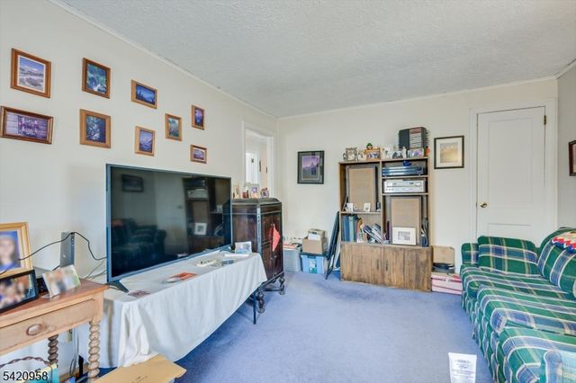 346 N 6Th Ave, Manville Boro, NJ 08835