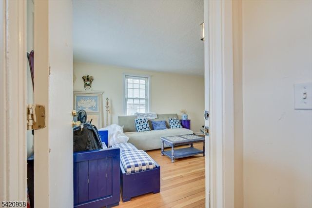 346 N 6Th Ave, Manville Boro, NJ 08835