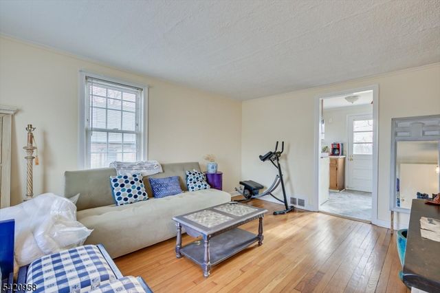 346 N 6Th Ave, Manville Boro, NJ 08835