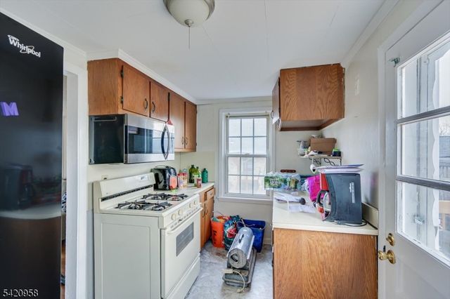 346 N 6Th Ave, Manville Boro, NJ 08835