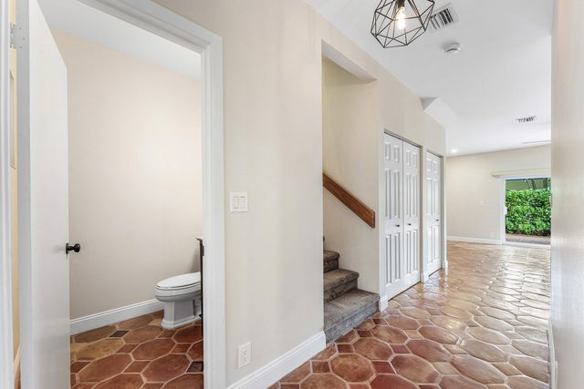 620 NE 9TH Avenue 4, Fort Lauderdale, FL 33304